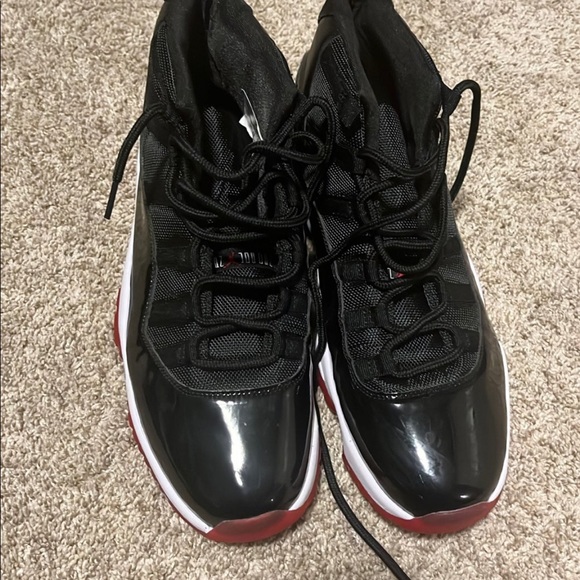 Jordan 11 Bred - Picture 3 of 4